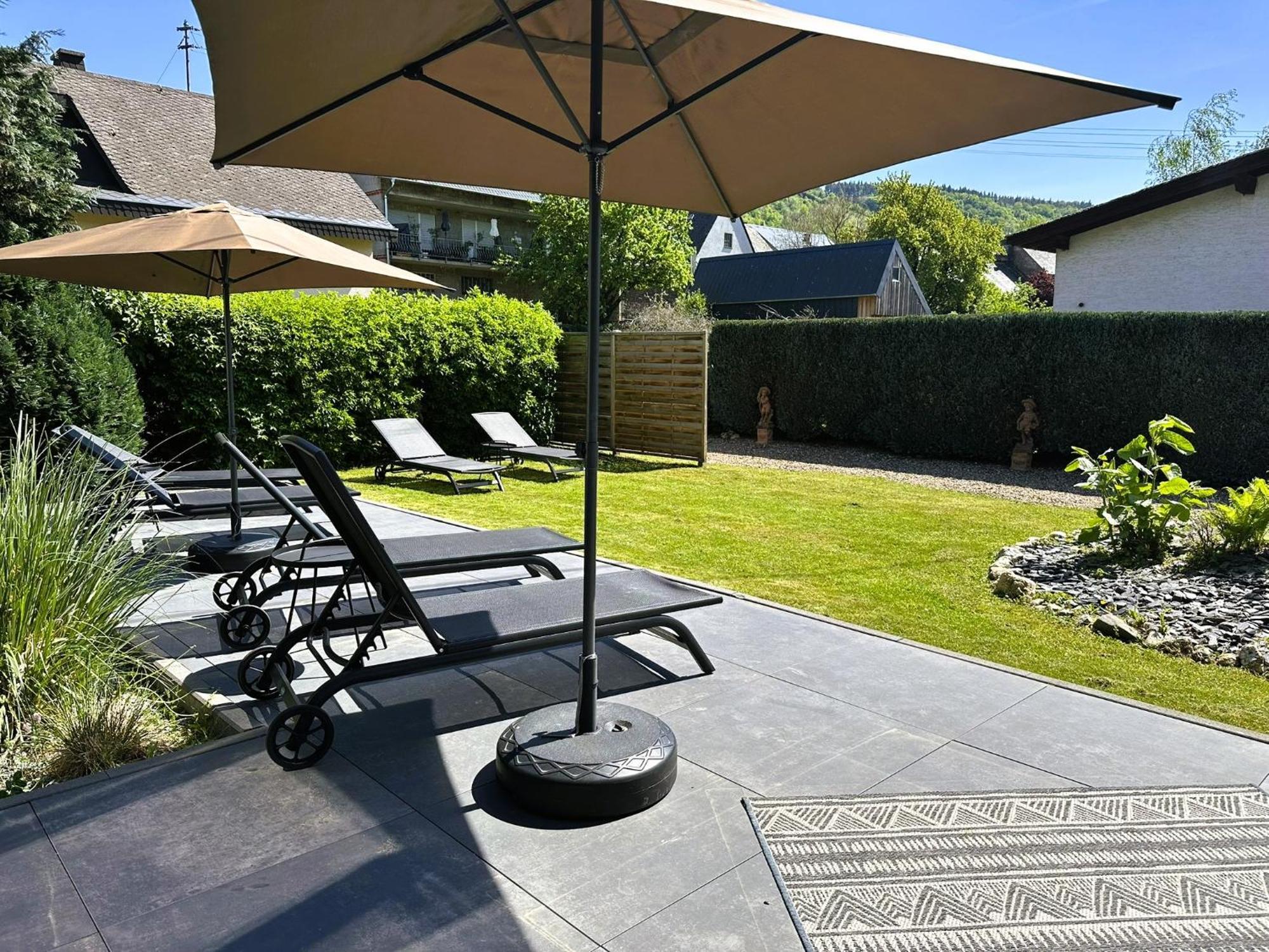 Moselhotel Weinhaus Simon Wintrich Exterior foto